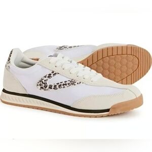 🤍🔹️Tretorn🔹️ White and Black Kristine Retro Jogger Sneakers  Leopard Accent